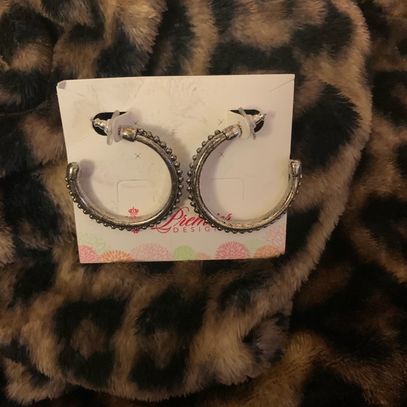 Premier Designs Jewelry - Premier Design Mia Hoop Earrings